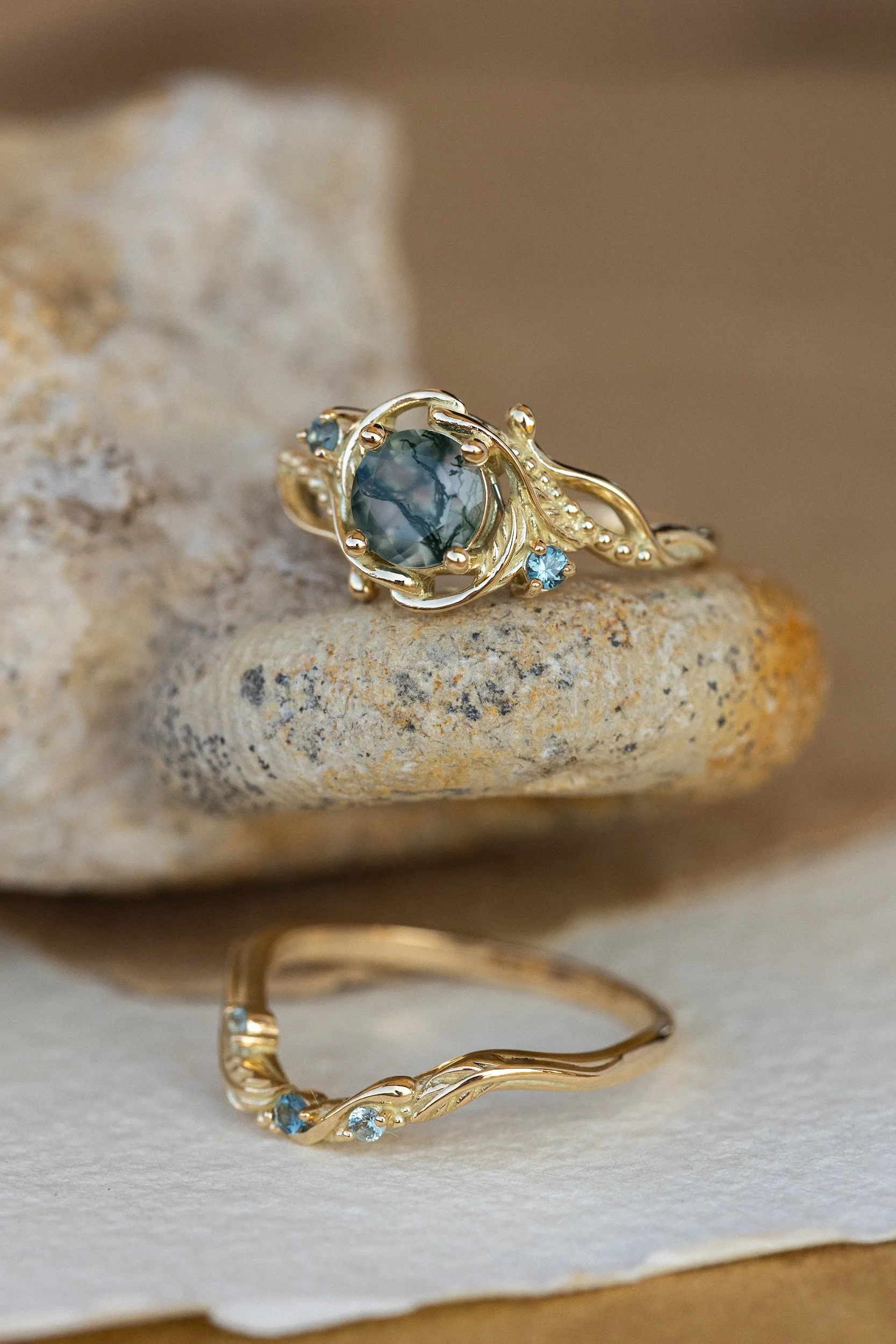 1 carat moss agate and accent teal sapphires engagement ring set, nature inspired bridal ring set / Undina