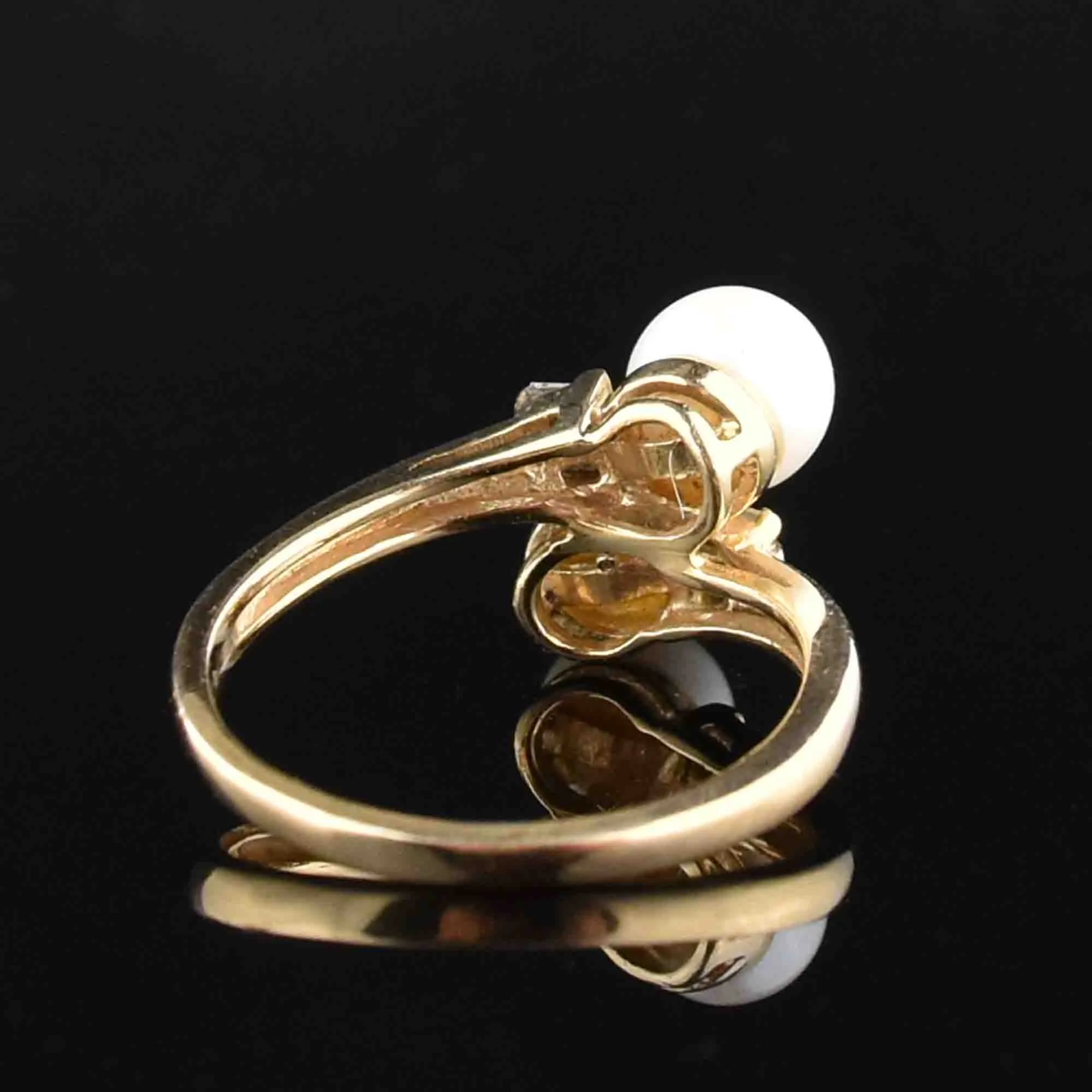 14K Gold Toi et Moi Pearl Diamond Bypass Ring