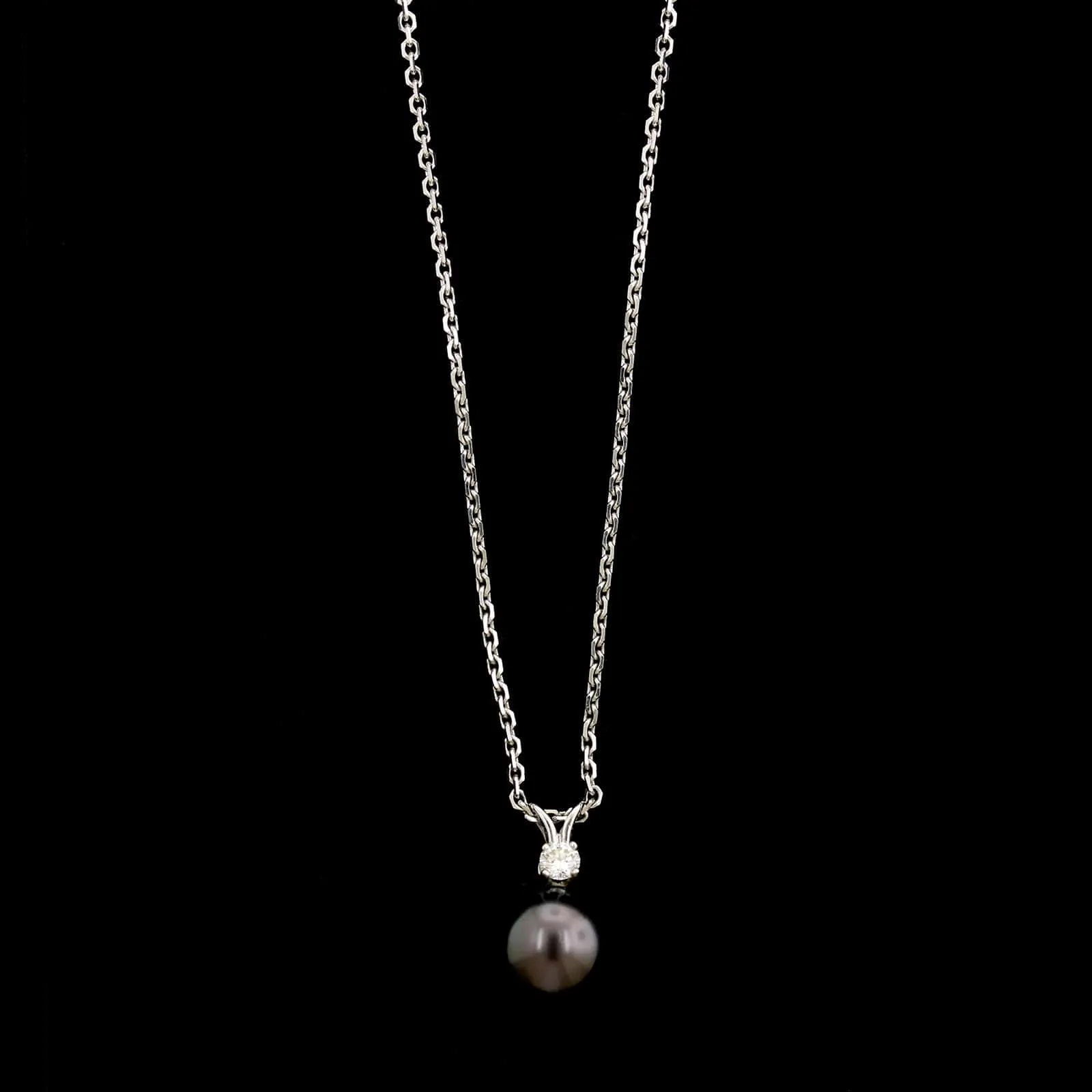 14K White Gold Estate Cultured Black Pearl and Diamond Pendant Necklace