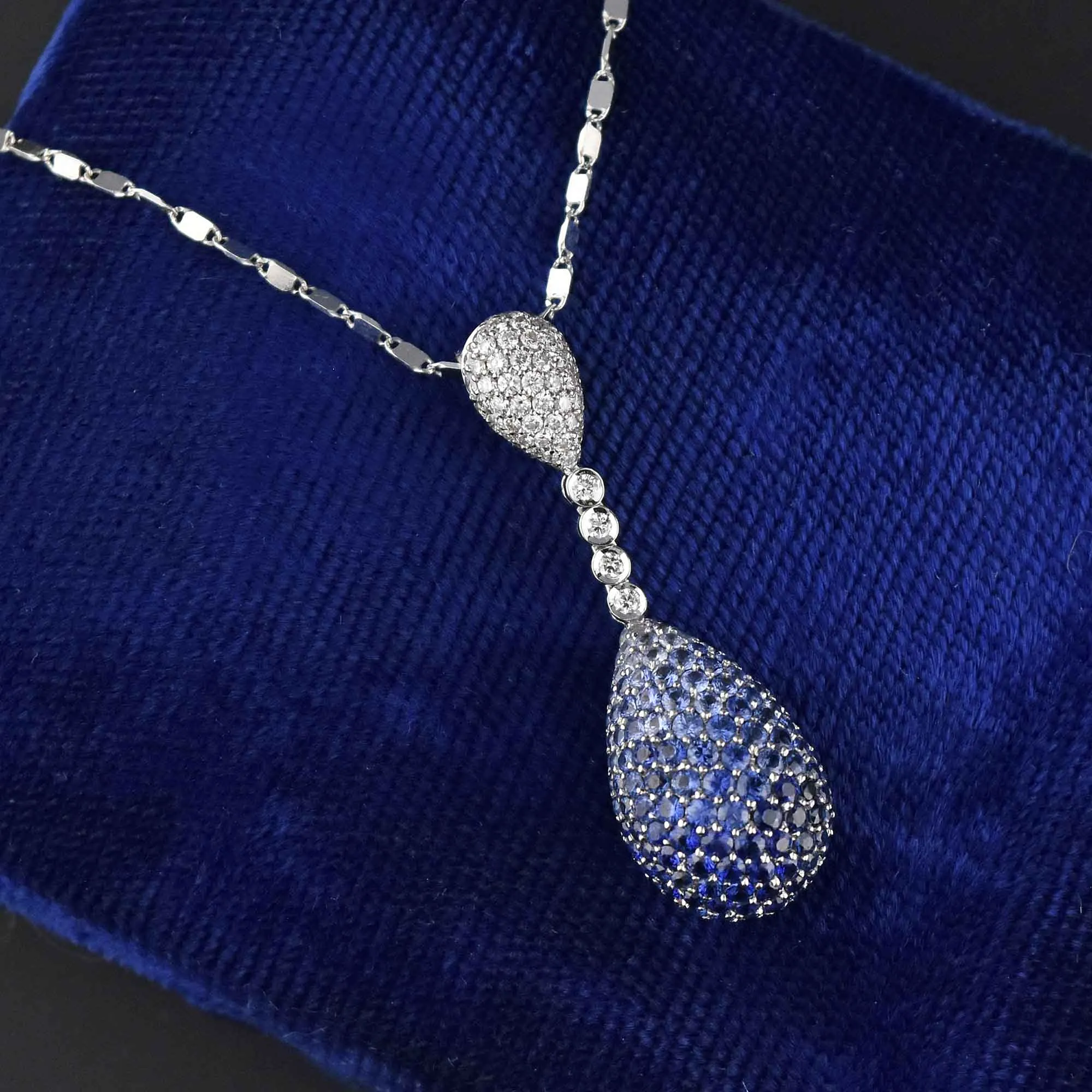 18K White Gold Sapphire Diamond Pendant Necklace