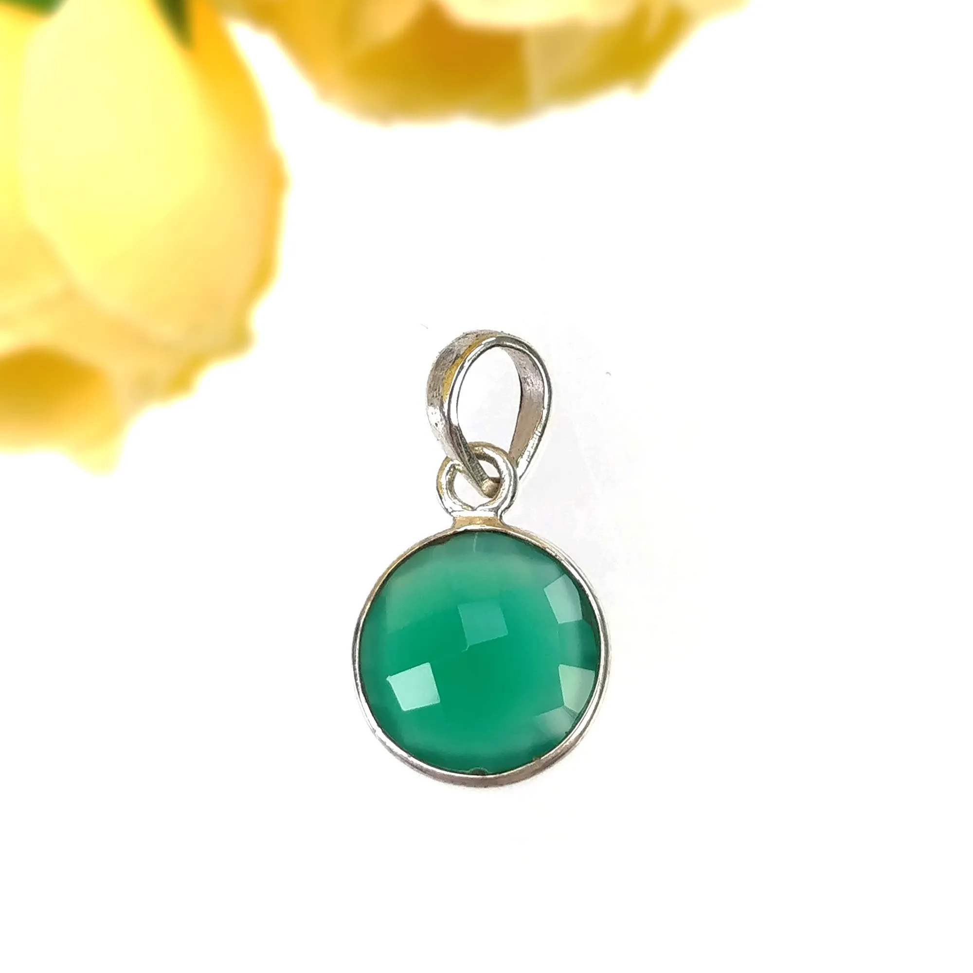 925 Sterling Silver PENDANT : 1.62gms Natural GREEN ONYX Gemstone Round Shape Bezel Set Minimalist Pendant 0.85"