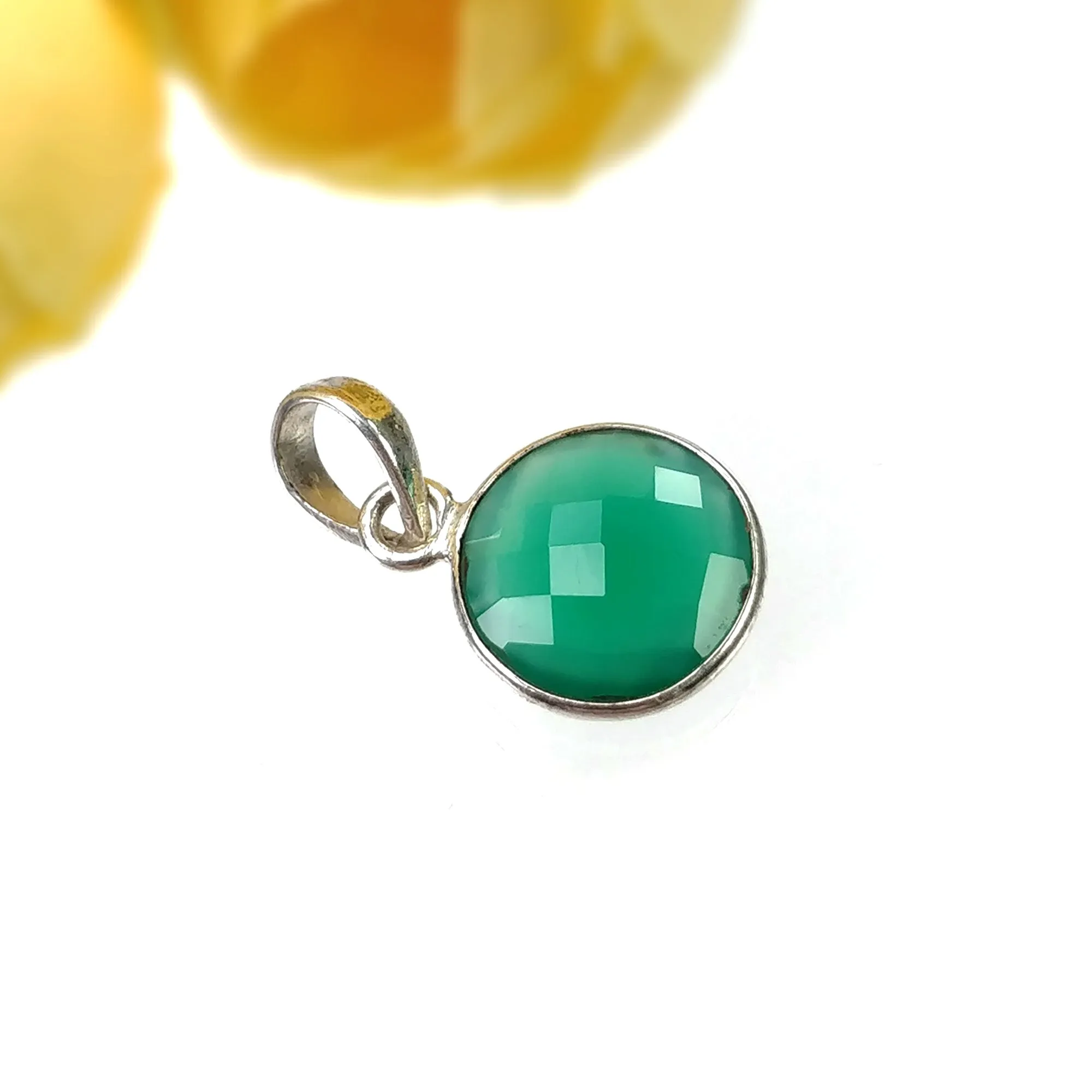 925 Sterling Silver PENDANT : 1.62gms Natural GREEN ONYX Gemstone Round Shape Bezel Set Minimalist Pendant 0.85"