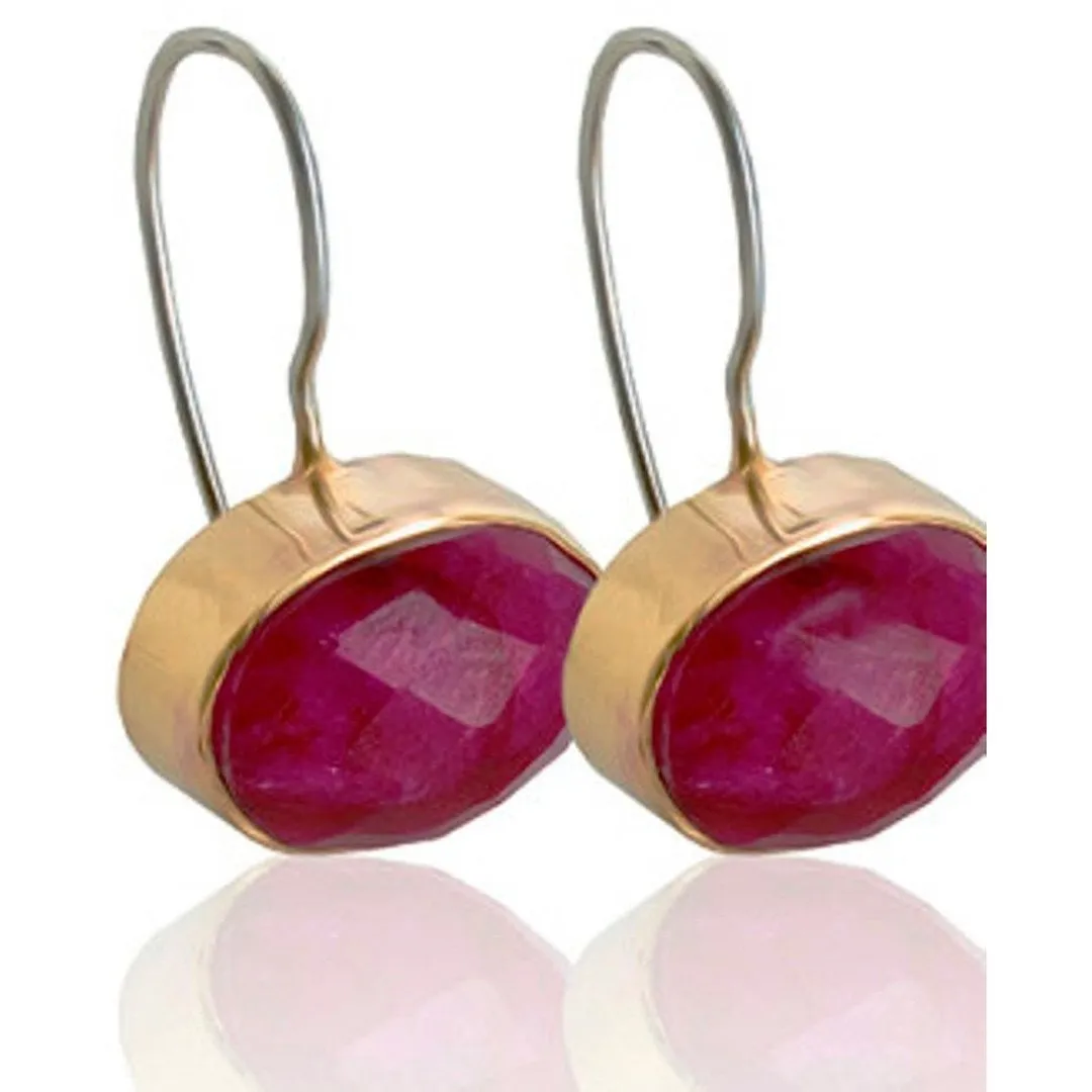 9K Gold earrings set ruby stones.