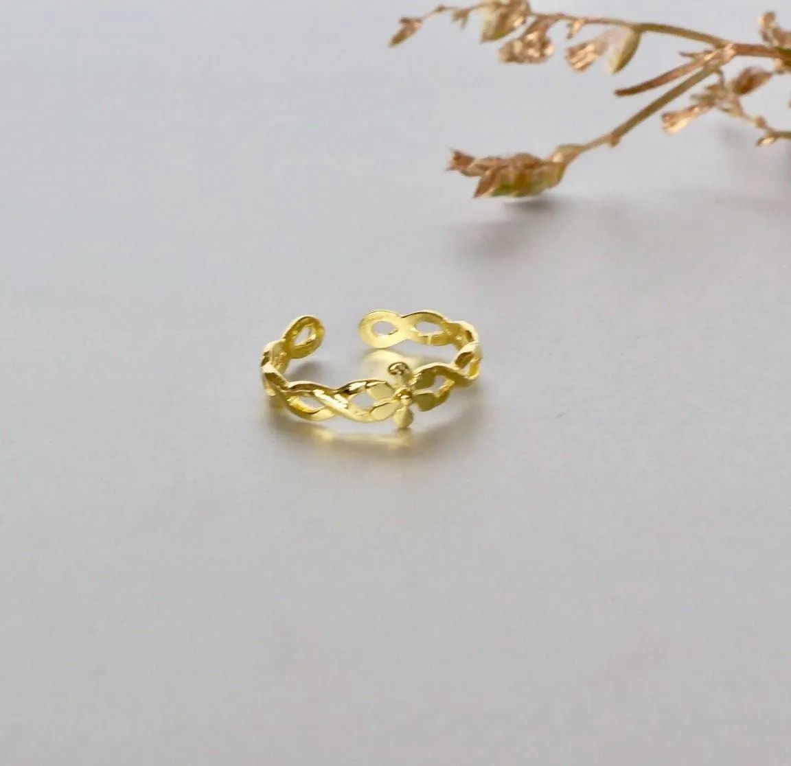 Gold Band Toe Ring, Flower Toe ring, Adjustable Toe Band, Minimalist Toe Ring, Gift under 10, Boho Style, Feet Jewelry, (TS32G)