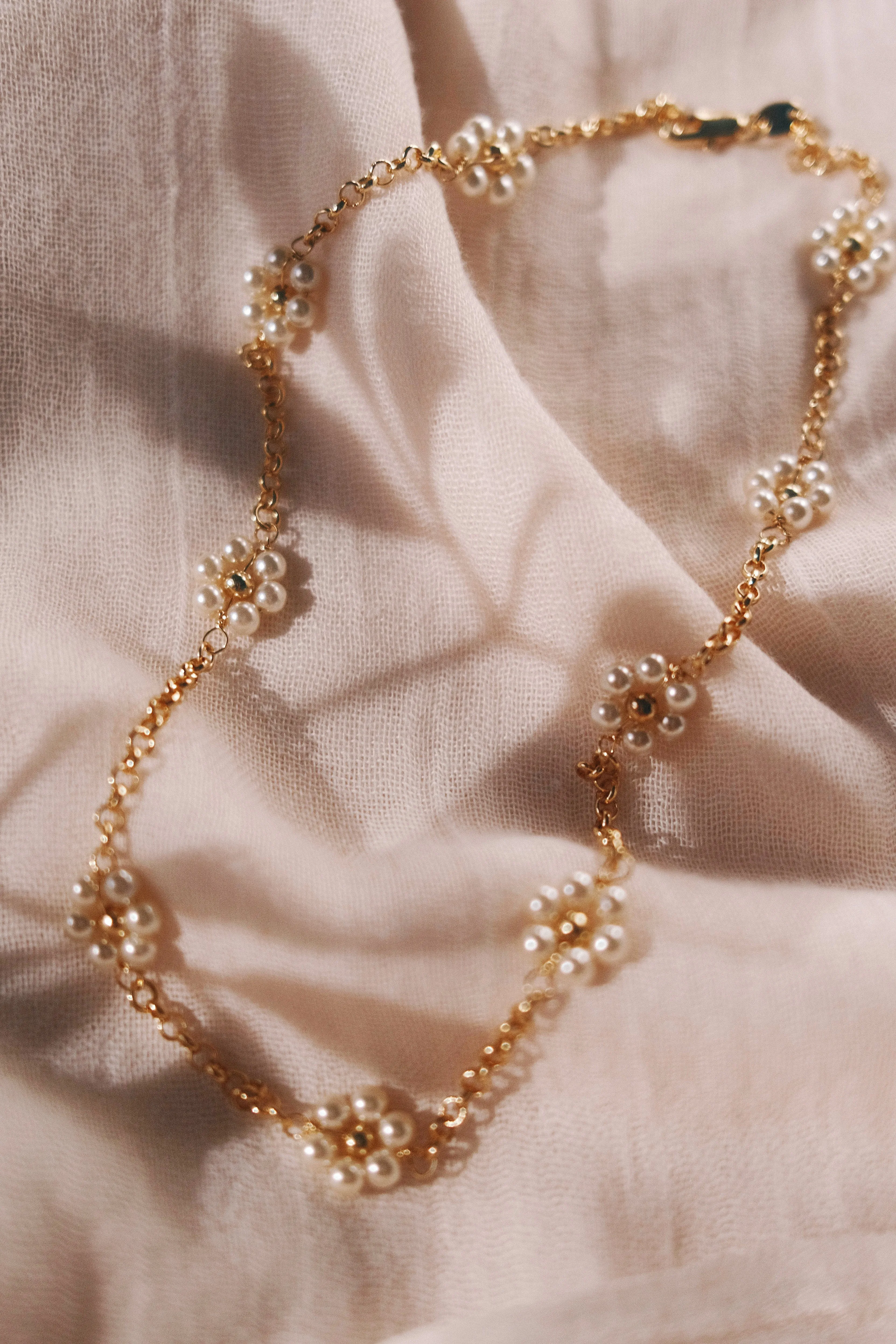 Pearl and Gold Daisy Chain Necklace - Pua