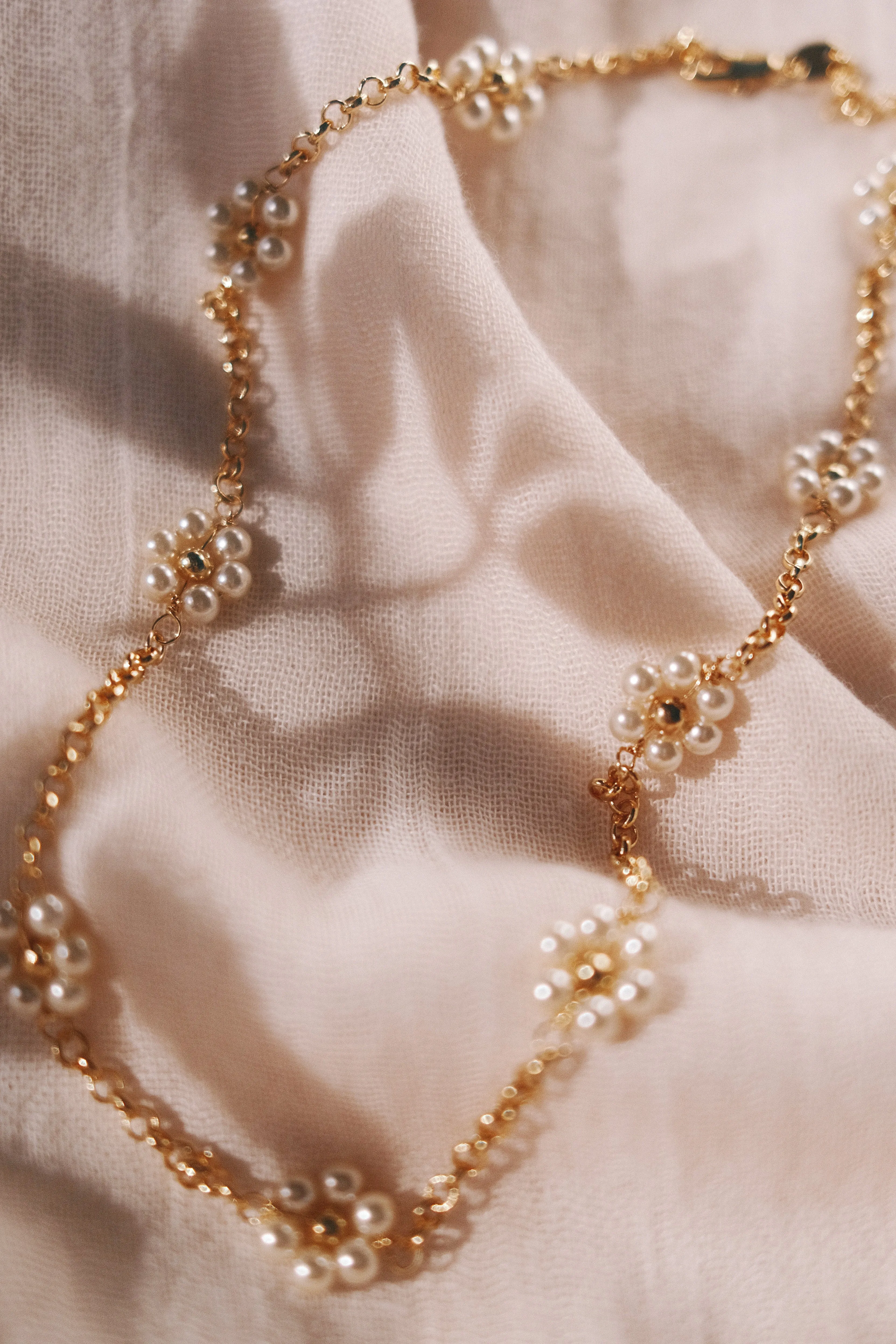 Pearl and Gold Daisy Chain Necklace - Pua