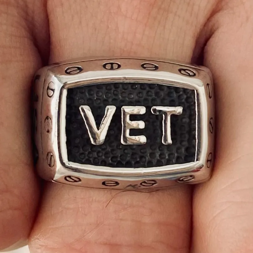 US Vet Ring With Screws - R84