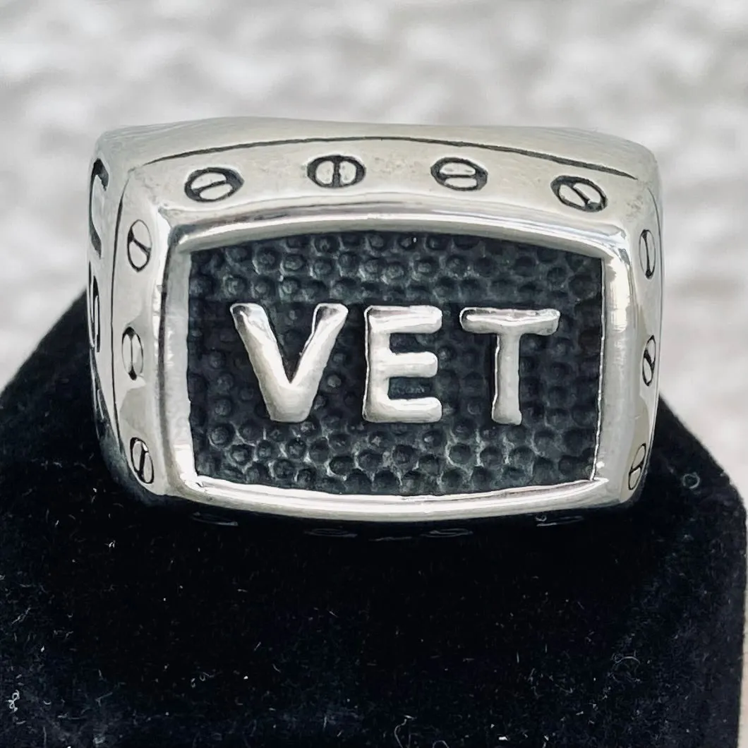 US Vet Ring With Screws - R84