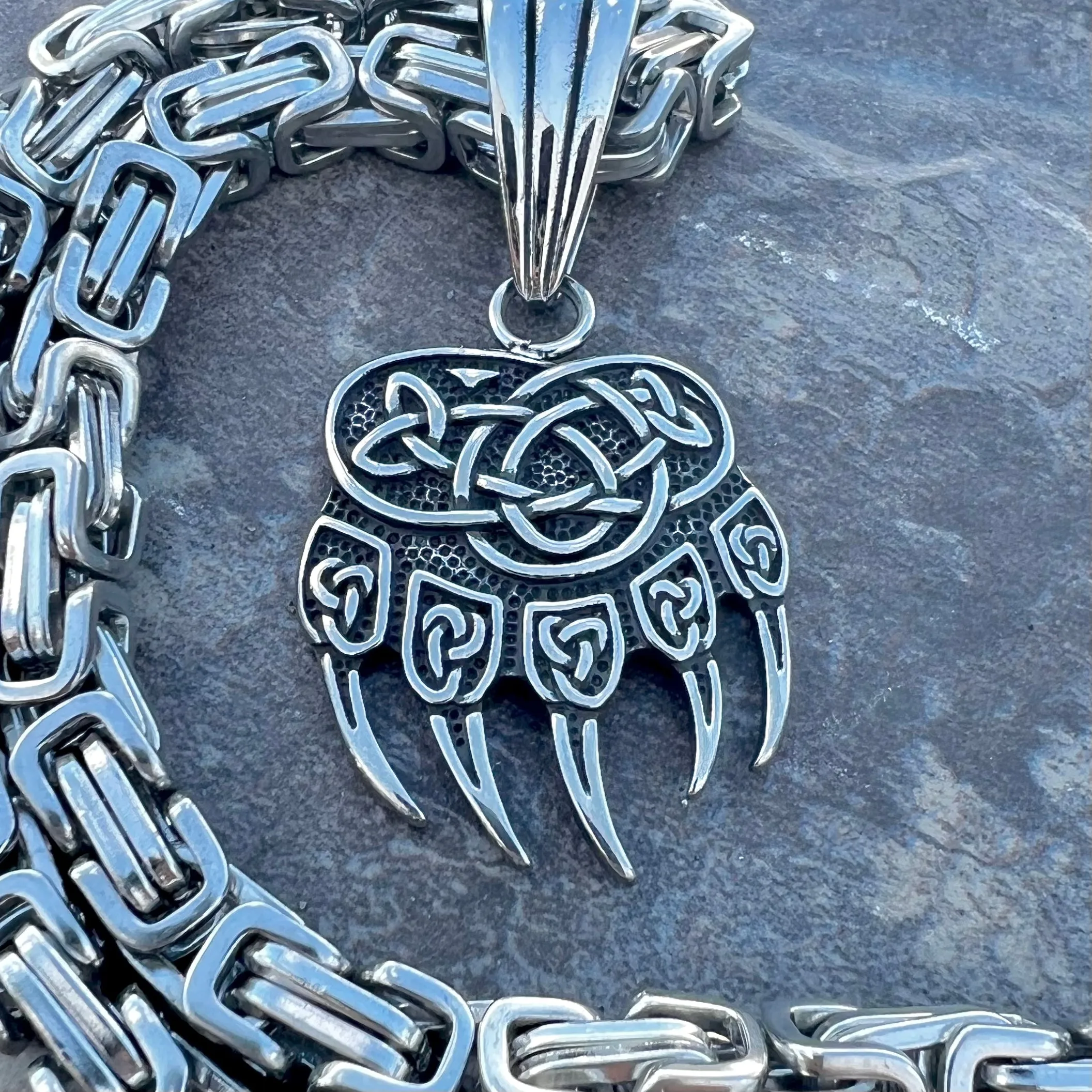 Viking Bear Paw Pendant - Necklace (802)