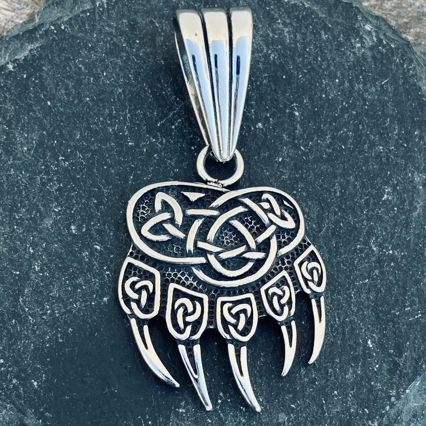 Viking Bear Paw Pendant - Necklace (802)